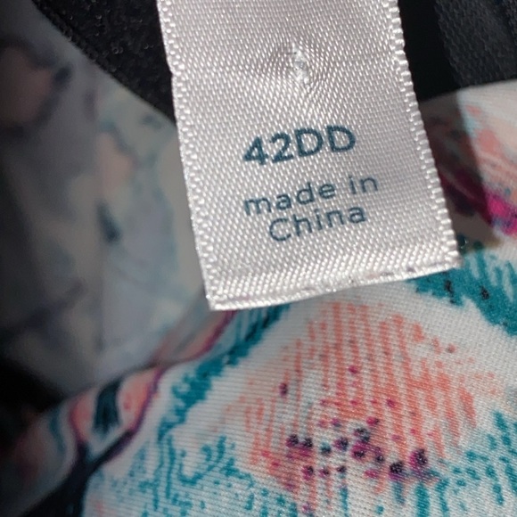 Swim by Cacique Swim Top size 42DD TRUE BUILT IN BRA Black and Blue Patterned - Picture 3 of 10